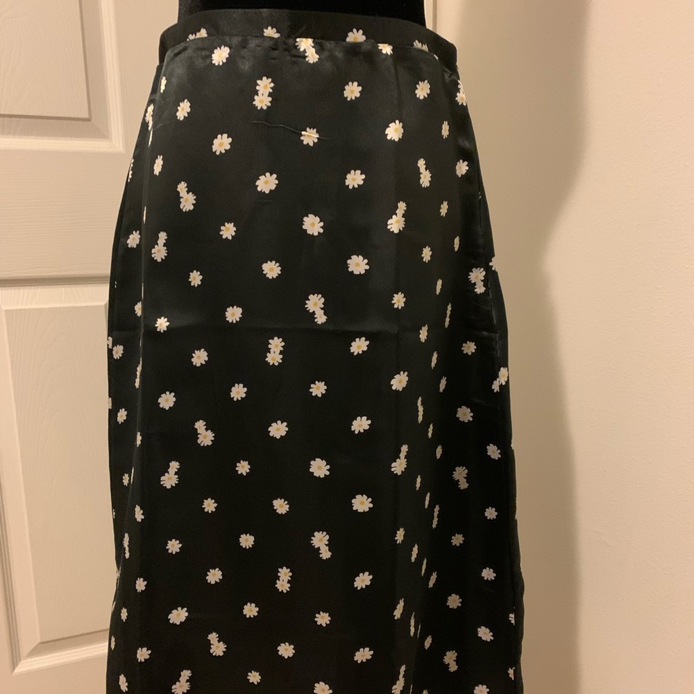 ☀️2 for $22☀️ Derek Heart Daisy Skirt